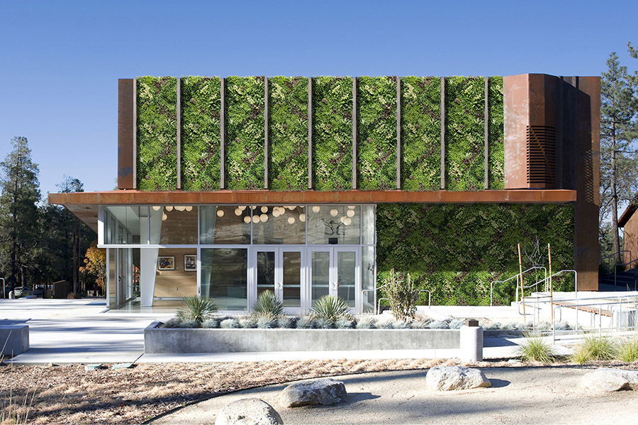 UV-protected artificial green wall