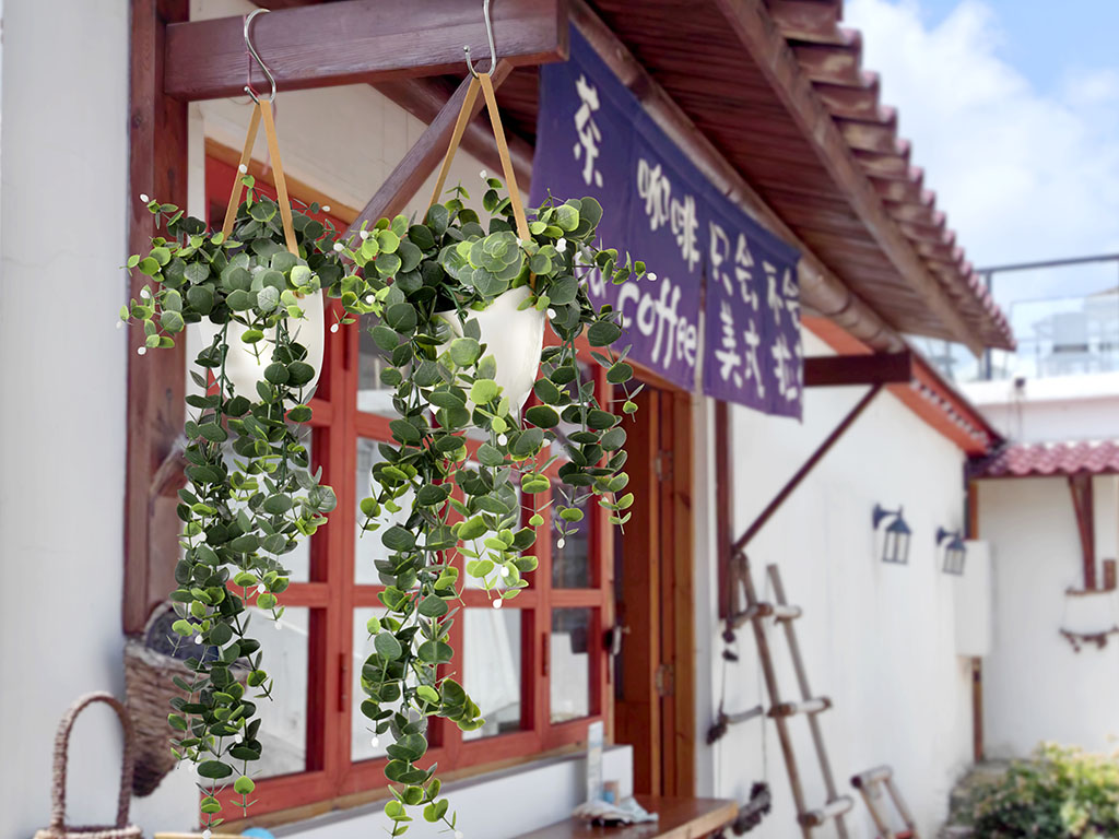 ARTIFICIAL HANGING VINES FOR CAFE DECORATION